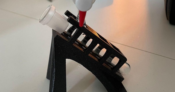 Prüfung Tube Halter Unterstützung Platz schlenk straus entlüften jazerix 3D Modelle Lernen Chemie Biologie 45degrees schlenkflask Straussflasche 3d print model - Mito3D