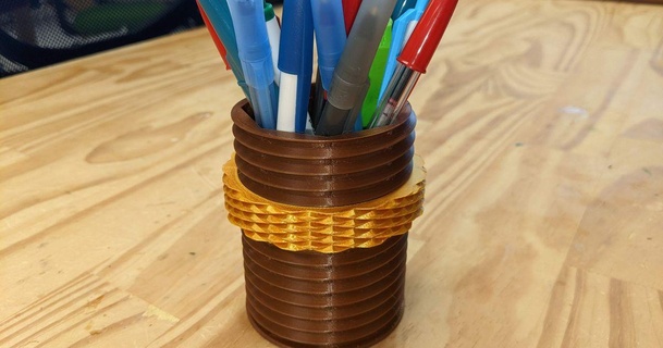 fidget screw pencil holder trangoul 3D Models Household Office pencilholder 3d print model - Mito3D
