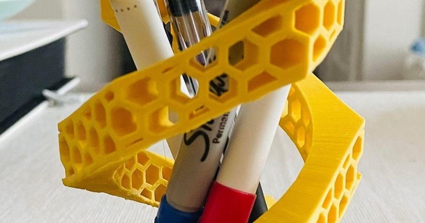 hélicoïdal hexagone stylo tasse scochrane17 3D modèles Ménage Bureau organisateur bureau organiseur 3d print model - Mito3D