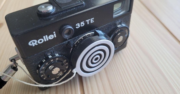 rollei 35 lens cap fredrikhamrebjorkdesigns 3D Models Gadgets Photo & Video lenscap lenscover 35mm filmphotography 3d print model - Mito3D