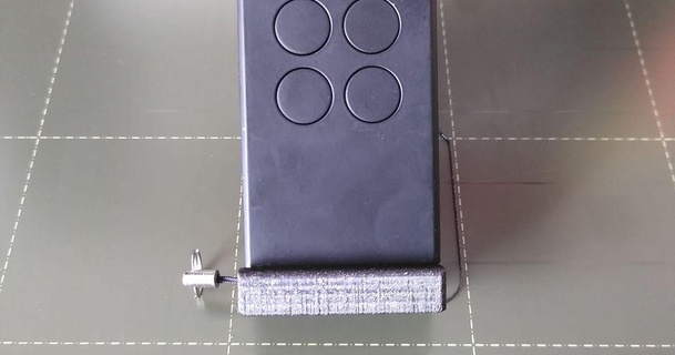 remote control holder sunshield heleplanchiste 3D Models Hobby & Makers Automotive cars remoteholder garagedoorremote skoda remotecontrolholder 3d print model - Mito3D