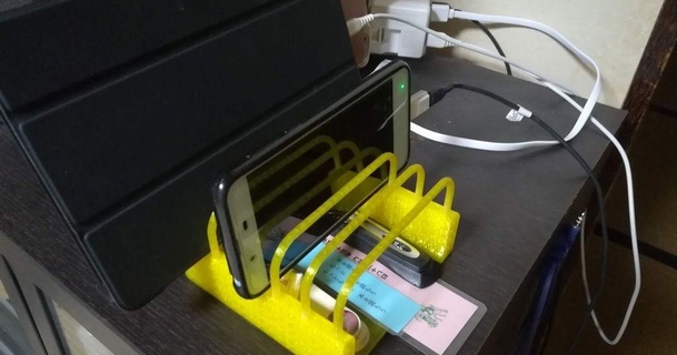 phone carregador doca saipanda8801 3D modelos aparelhos portátil dispositivos estande telefone carregamento thingiverse geeetechi3prob i3prob 3d print model - Mito3D