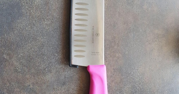 knife shiv victorinox santoku simschap 3D Models Household Kitchen knifeholder 3d print model - Mito3D