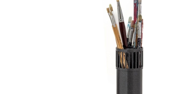 lesté rangé tasse grand artistes 39 pinceaux peter 3D modèles loisir fabricants organisateurs crayon stylo supporter 1 3d print model - Mito3D