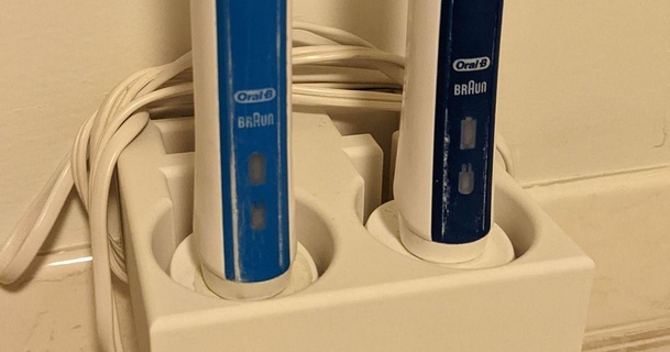oral Braun elektrisch Zahnbürste Ladegerät Mauer montieren silent331 3D Modelle Haushalt Badezimmer Wandhalterung oralb Zahnbürsten Halter 3d print model - Mito3D