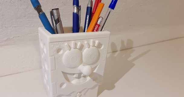 Bob Esponja bolígrafo taza 3D modelos casa oficina Beso necesita apoyo apoya 3d print model - Mito3D