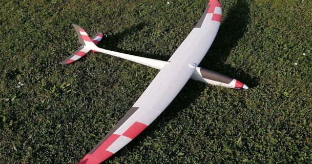 lukisegler electric rc glider update servoplate 9g mini- servos c-arts-le 3D Models Hobby & Makers RC Robotics plane model airplane 3d print model - Mito3D