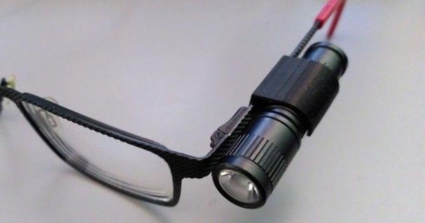 paramétrico hands espetáculo tocha lanterna suporte shions 3D modelos passatempo fabricantes Ferramentas Óculos edc óculos 3d print model - Mito3D