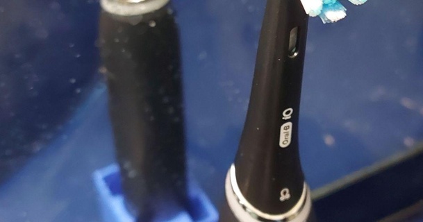 parametrico supporto spazzolino testato oral b serie 9 marte 3D Modelli domestico bagno porta denti 3d print model - Mito3D
