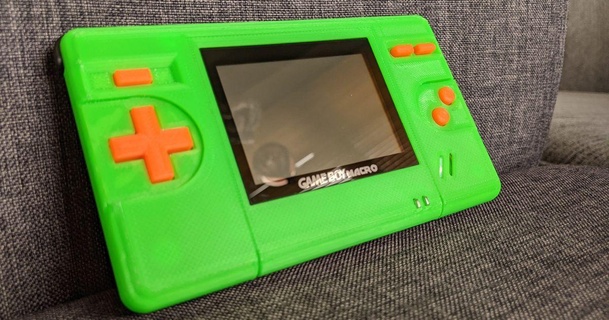 Game Boy Makro xl Gesicht Teller Glas Bildschirm 4 Taste gesichtslose Technik 3D Modelle Gadgets Video Spiele 3d print model - Mito3D