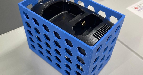 sepura 1+1 carregador suporte chilluniverse 3D modelos passatempo fabricantes organizadores caixa Voronoi armazenamento 3d print model - Mito3D