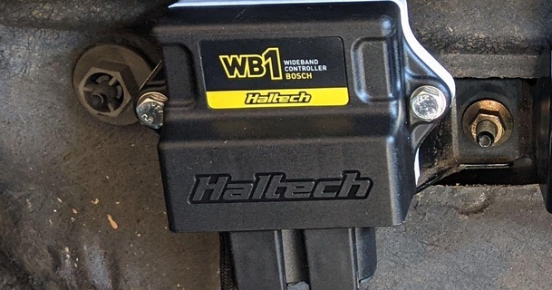 montaje soporte haltech wb1 wb2 banda ancha controlador Ingenieria 3D modelos pasatiempo hacedores automotor 3d print model - Mito3D