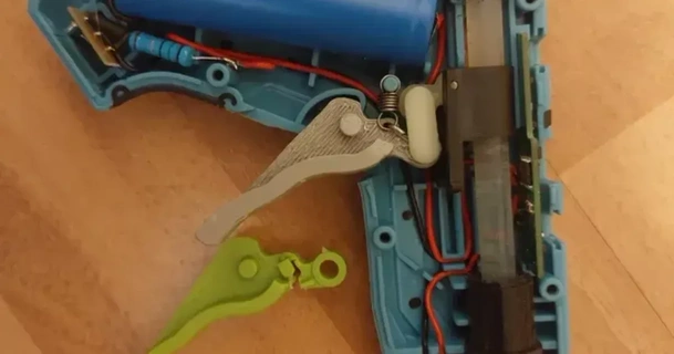 new trigger tonfon 36v 2000mah cordless hot glue gun tomercohen 3D Models Hobby & Makers Tools 3d print model - Mito3D