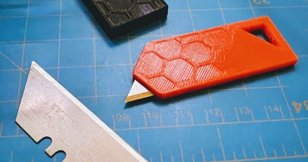 mini pocket utility knife 225m filament donaldsayers 3D Models Hobby & Makers Tools miniature minimalist 3d print model - Mito3D