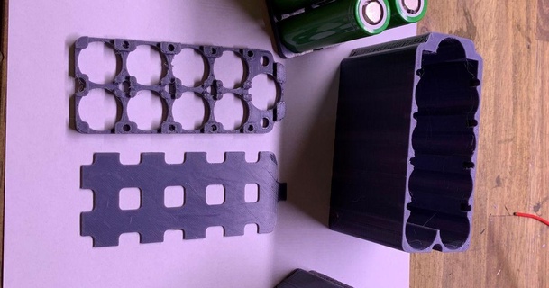 18650 cellula griglia x9 esterno conchiglia Terence 3D Modelli passatempo creatori elettronica allegato batteria 3d print model - Mito3D