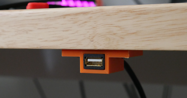 USB Erweiterung Schreibtisch montieren Ridley 3D Modelle Gadgets Computers 3d print model - Mito3D