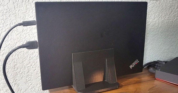 computer portatile In piedi mhparsons 3D Modelli domestico ufficio organizzatore scrivania supporto per laptop 3d print model - Mito3D
