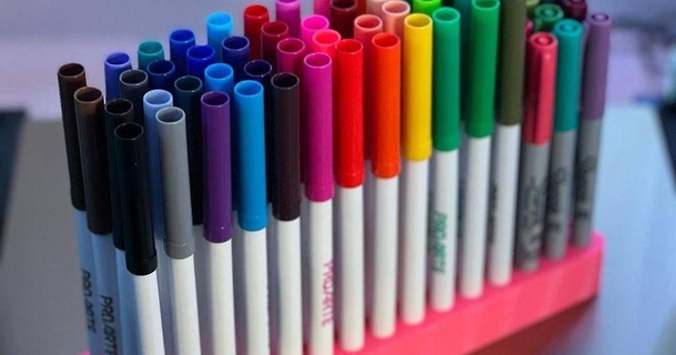 crayon titulaire soutien fmancini 3D modèles loisir fabricants organisateurs porte plume 3d print model - Mito3D