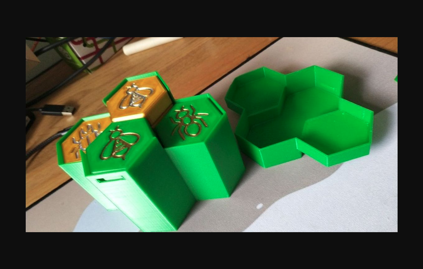 boîte essaim + freecad dossiers by vodzurk télécharger libre stl modèle imprimables com 3d modèles jouets jeux jeu chose universelle crééavecfreecad 3D print model - Mito3D
