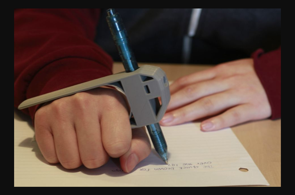 palma penna titolare supporto by creatori fabbricazione modificare scarica gratuito stl modello printables com 3d modelli apprendimento oggetti parametrico matita personalizzabile disabilità 3d print model - Mito3D