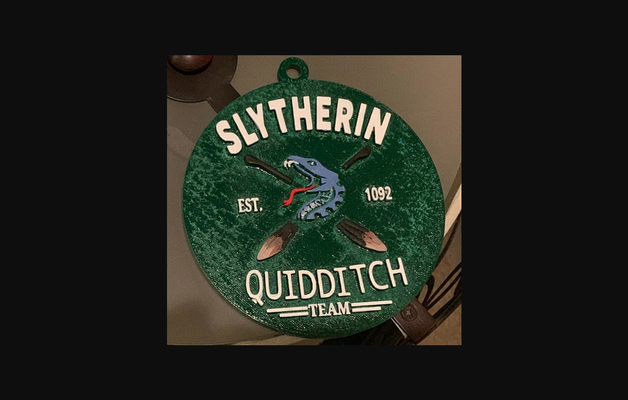 slytherin quidditch harry çömlekçi by vennda1 indir bedava stl model basılabilirler com 3d modeller sanat tasarım 2d tabaklar logolar şeytani 3d print model - Mito3D