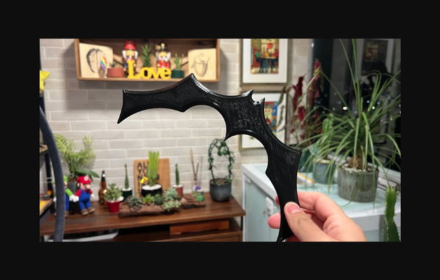 batarang no unterstützt by rico3dmaker download frei stl modell druckbares 3d modelle kostüme zubehör kostüm cosplay batman cosplaywaffe cosplayaccessory 3d print model - Mito3D