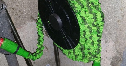 soutien tuyau d'arrosage recyclage bobine voir prusa Nicolas keo Télécharger libre stl modèle imprimablescom 3d modèles Ménage Extérieur jardin arrosage rangement 3d print model - Mito3D