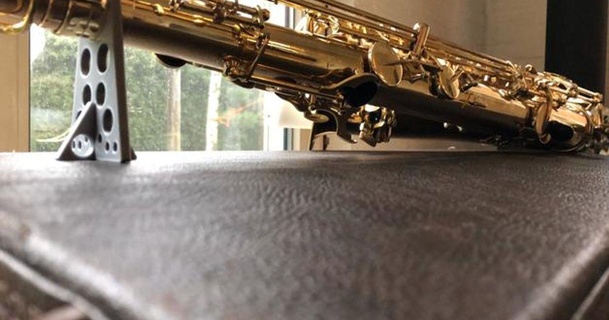 saxophone supporter allonger Wilfred Télécharger libre stl modèle imprimablescom 3d modèles loisir fabricants musique saxo 3d print model - Mito3D