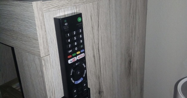 Sony tv distanza parete montare Marcus 3d Scarica gratuito stl modello printablescom Modelli gadget remoteholder telecomando TV remotewallmount 3d print model - Mito3D