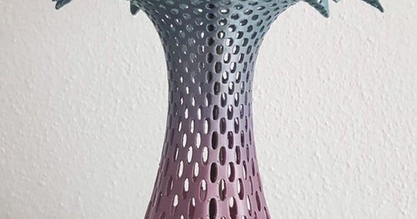 Dame violet Sergiu Télécharger libre stl modèle imprimablescom 3d modèles art conception dessins vase fleurs 3d print model - Mito3D