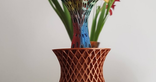 uomo grasso anfora Sergiu Scarica gratuito stl modello printablescom 3d Modelli domestico arredamento vaso fiori 3d print model - Mito3D