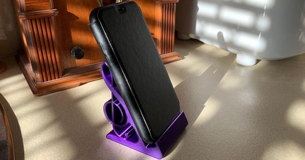 phone tablet stand muddymaker download free stl model printablescom 3d models hobby & makers organizers 3d print model - Mito3D