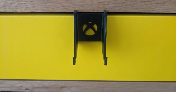 Xbox manette titulaire soutien sm26 Télécharger libre stl modèle imprimablescom 3d modèles Ménage maison équipement xboxcontrollerstand 3d print model - Mito3D