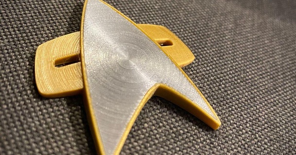 estrella emigrar viajero com Insignia casettegirl descargar gratis stl modelo imprimiblescom 3d modelos disfraces accesorios disfraz Star Trek startrekds9 Voyager 3d print model - Mito3D