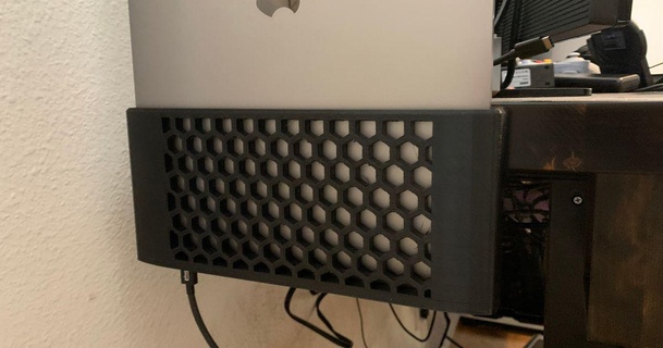 MacBook Profi 15 montiert Vertikale Schreibtisch Halter Unterstützung Ursprungssternensucher download frei stl Modell Printablescom 3d Modelle Gadgets Computers 2017 Dock Laptop Mac 3d print model - Mito3D