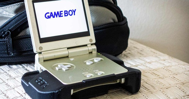 geta grip Panzer macieira baixar livre stl modelo printablescom 3d modelos aparelhos vídeo jogos ergonômico game Boy GameBoyAdvance firmeza 3d print model - Mito3D