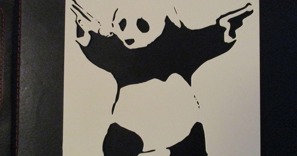 Banksy panda distruggere razzismo m4nu Scarica gratuito stl modello printablescom 3d Modelli arte design 2d piatti loghi animale pittura strada 3d print model - Mito3D