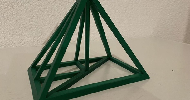 modèle square pyramide vert Télécharger libre stl imprimablescom 3d modèles apprentissage math éducation mathématiques école 3d print model - Mito3D