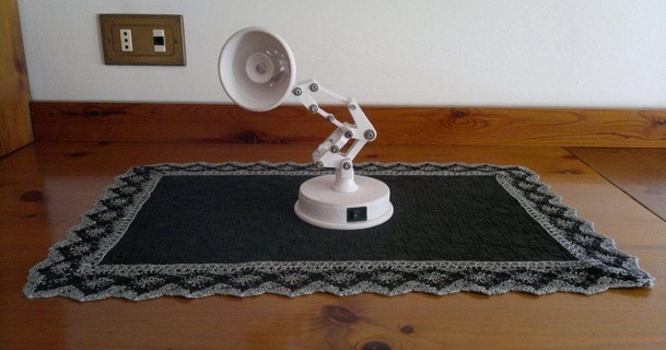 mini lampada pixar roberto Scarica gratuito stl modello printablescom 3d Modelli arte design disegni 3d print model - Mito3D