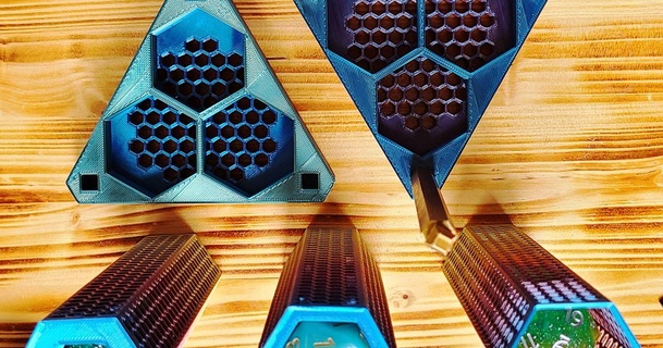 dé ruche modulaire endiguement amiglows Télécharger libre stl modèle imprimablescom 3d modèles loisir fabricants organisateurs boîte dés afficher donjons Dragons 3d print model - Mito3D