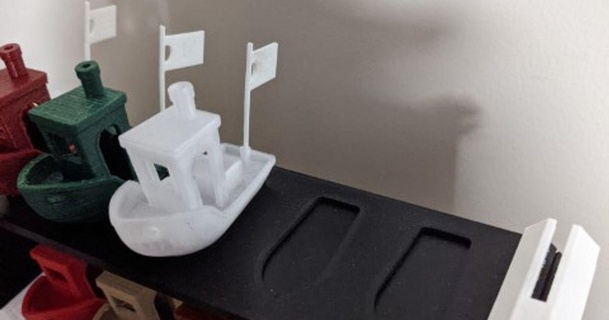 özelleştirilebilir tezgah raf tükürme zamanı indir Bedava stl model printablescom 3d modeller hobi yapımcılar organizatörler 3dbenchy 3d print model - Mito3D