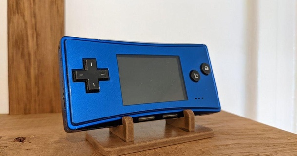 Gameboy micro afficher supporter injecter Télécharger libre stl modèle imprimablescom 3d modèles gadgets vidéo Jeux présentoir 3d print model - Mito3D