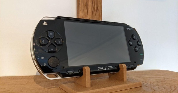 Sony psp afficher supporter injecter Télécharger libre stl modèle imprimablescom 3d modèles gadgets vidéo Jeux présentoir playstation Playstation Portable sonypsp 3d print model - Mito3D