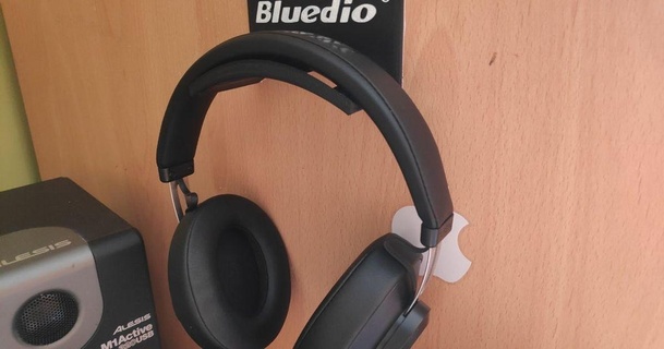 Bluedio fones ouvido parede suporte cabide knajcik baixar livre stl modelo printablescom 3d modelos aparelhos audio trocador fone porta 3d print model - Mito3D