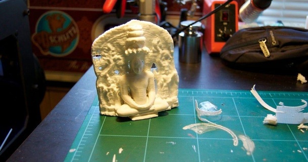 Jaina Tirthankara parshvanatha yılan başlık oturmuş meditasyon dhyanamudra 12th yüzyıl zaman tombulcu indir Bedava stl model printablescom 3d modeller Sanat tasarım heykeller aic burtonwood heykel Tomburtonwood 3d print model - Mito3D