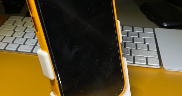 i phone 12 max ricarica In piedi suono tavola concavo Emirati Arabi Uniti Scarica gratuito stl modello printablescom 3d Modelli gadget portatile dispositivi caricabatterie anatra iphone12 3d print model - Mito3D