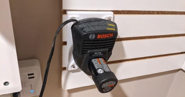 ripa parede prato Bosch bc330 bateria carregador engasgando baixar livre stl modelo printablescom 3d modelos casa equipamento 3d print model - Mito3D