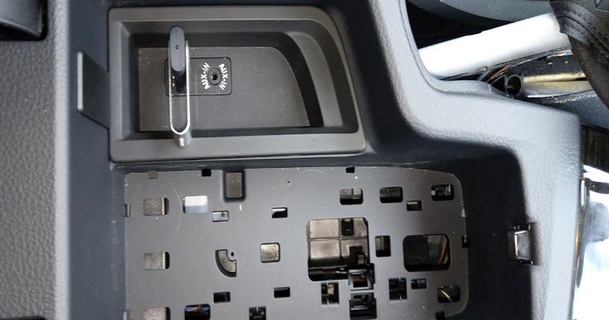 centrar consola bandeja BMW 2013 320 baja resolución descargar gratis stl modelo imprimiblescom 3d modelos pasatiempo hacedores ideas f31 3d print model - Mito3D