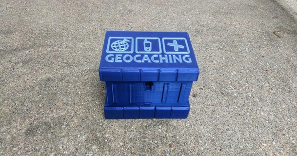Geheimnis Geocaching Box Deckel 2 Farbe Inlay Cheesemcgee download frei stl Modell Printablescom 3d Modelle Sport draussen Geocache Container Geocachingbox 3d print model - Mito3D