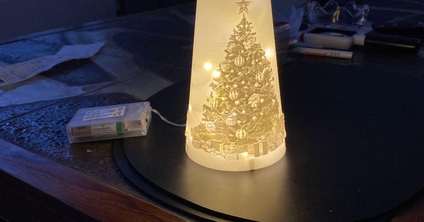 Natal árvore conduziu luminária Falcão placa baixar livre stl modelo printablescom 3d modelos sazonal designs inverno 3d print model - Mito3D